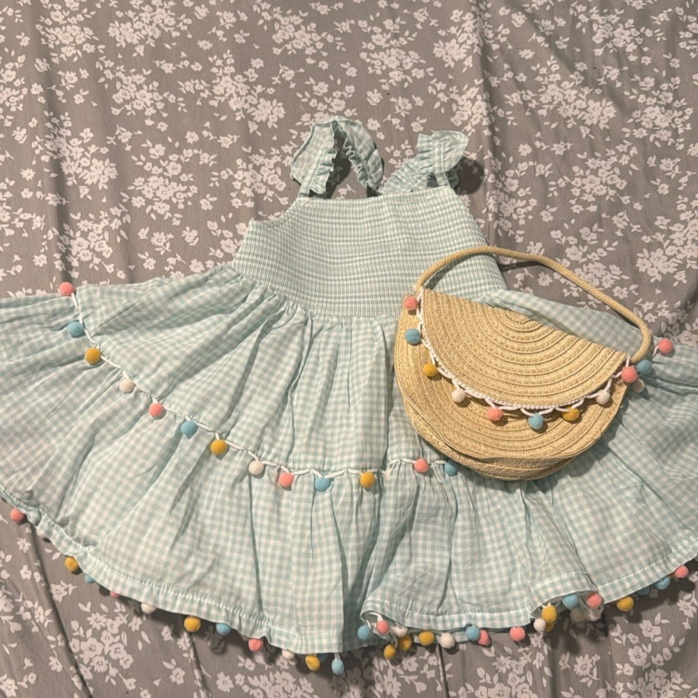 Fun dress with bag!